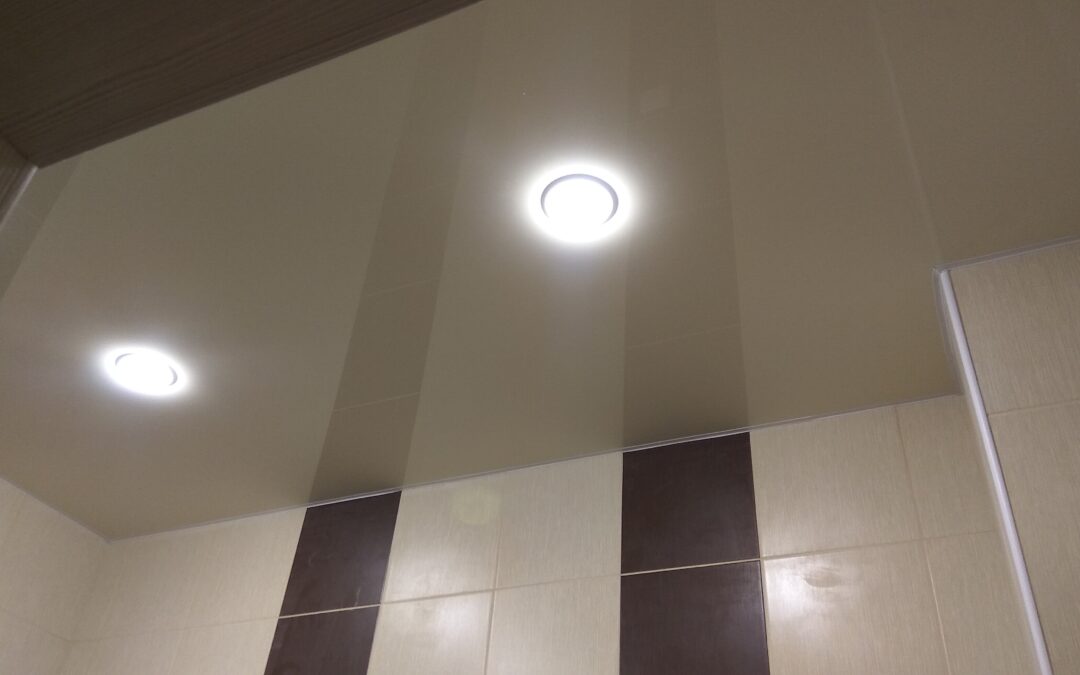 Потолок в ванной со светильниками «Таблетка»