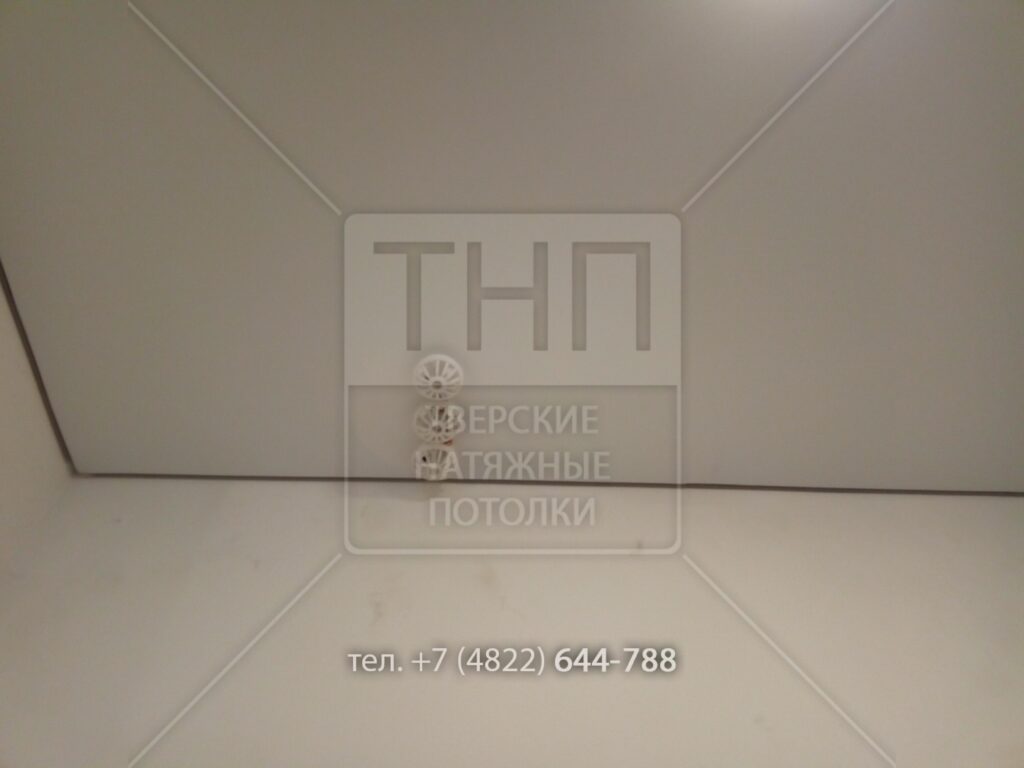 Вывод пожарного датчика на натяжном потолке — фото 2 из 3